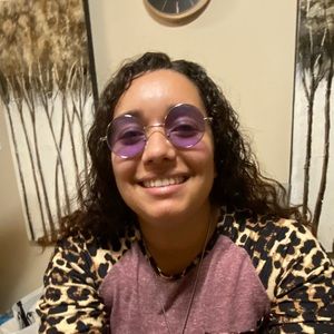 Meet your Posher, Liz